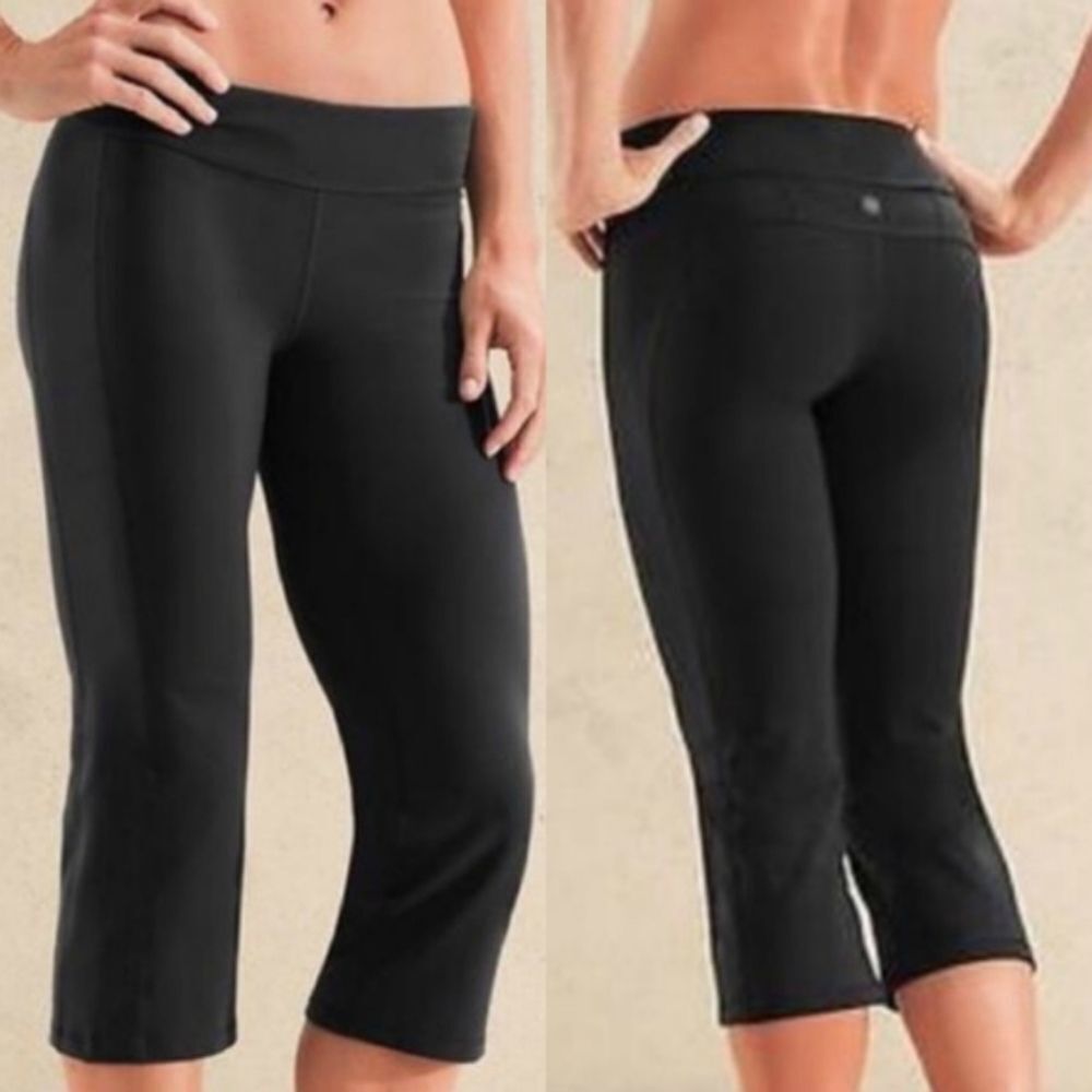 ATHLETA Kickbooty Black Capri Crop Athletic Pants
